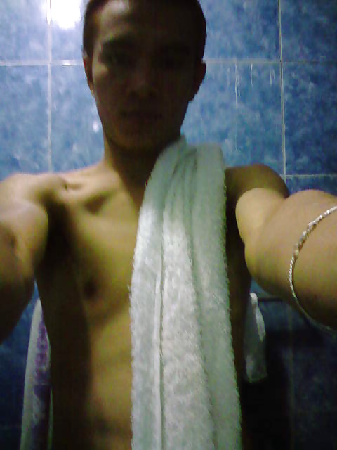 Hot twink in shower pict gal