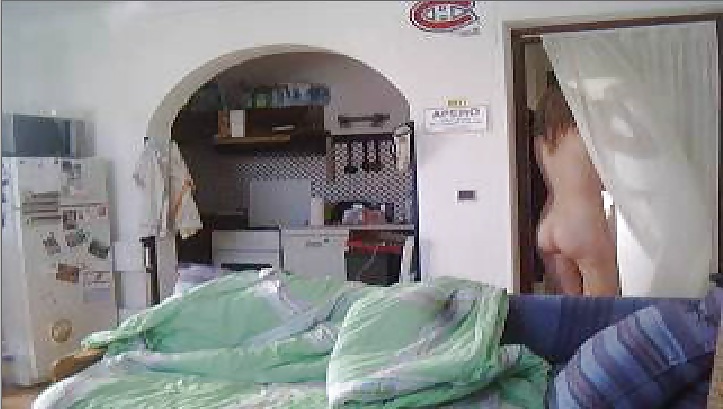 Hiddencam Catches Her Nude pict gal
