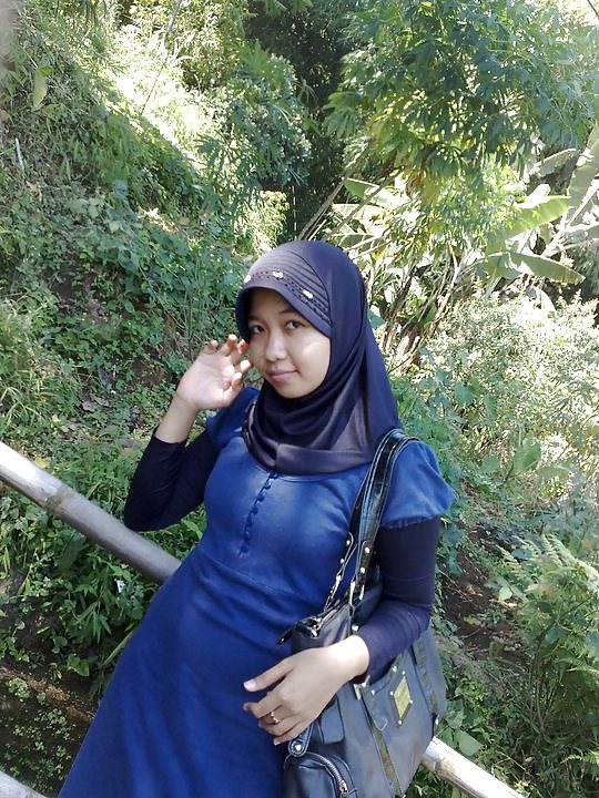Beauty And Hot Indonesian Jilbab Hijab Tudung 5 10 Pics Xhamster