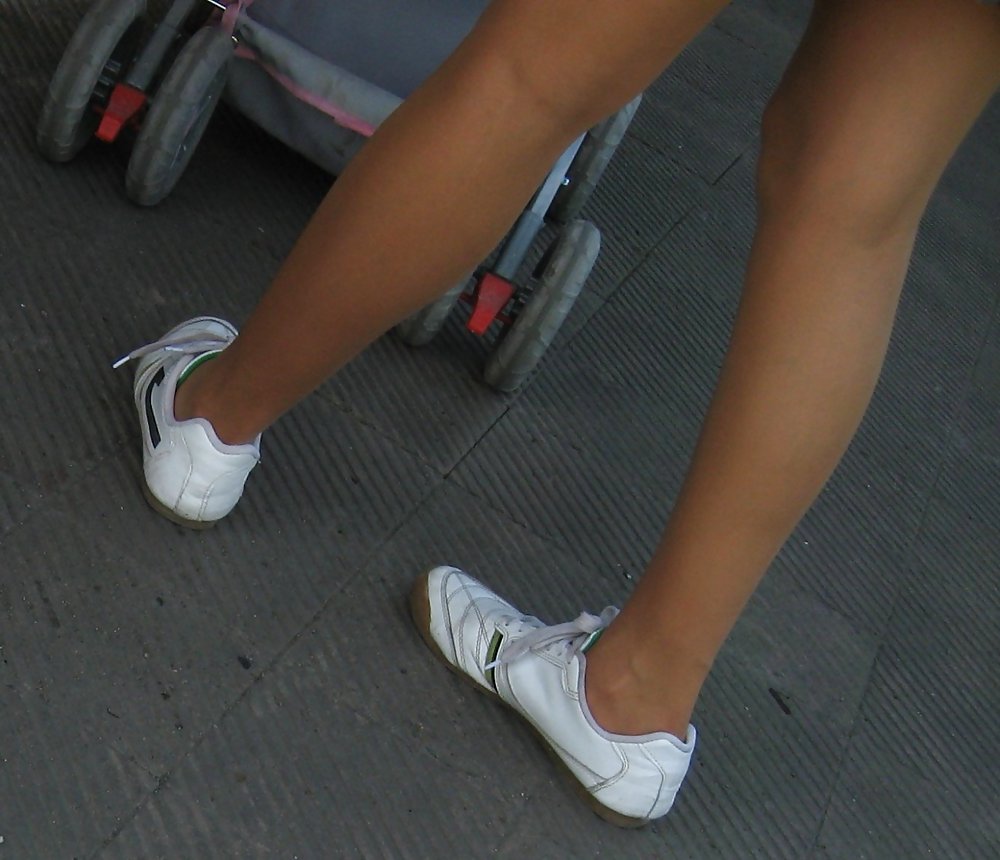 Turkish Candid Pantyhose and Sneakers pict gal