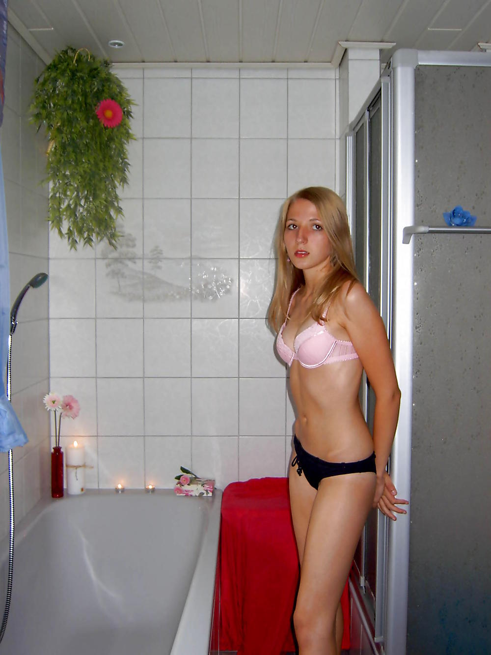 REAL AMATEUR - Cute blonde German pict gal