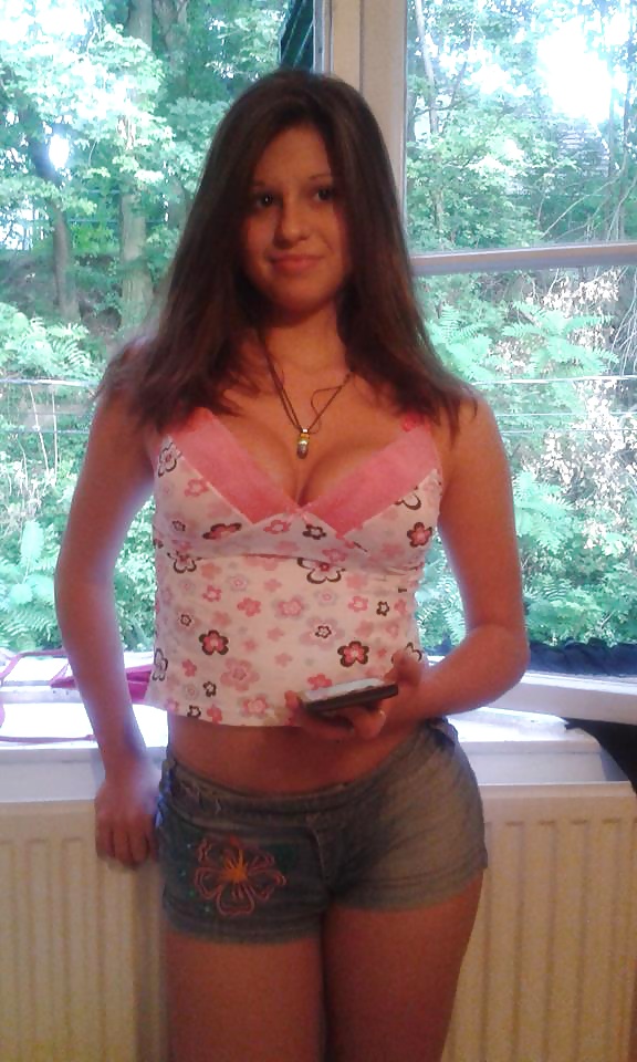 18 years old Hungarian girl pict gal