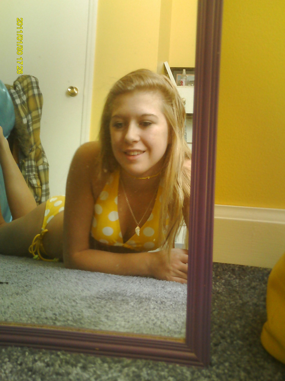 amazing blond selfshots pict gal