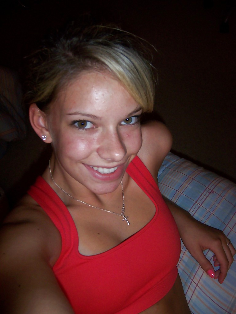 Pretty Amateur Allie pict gal