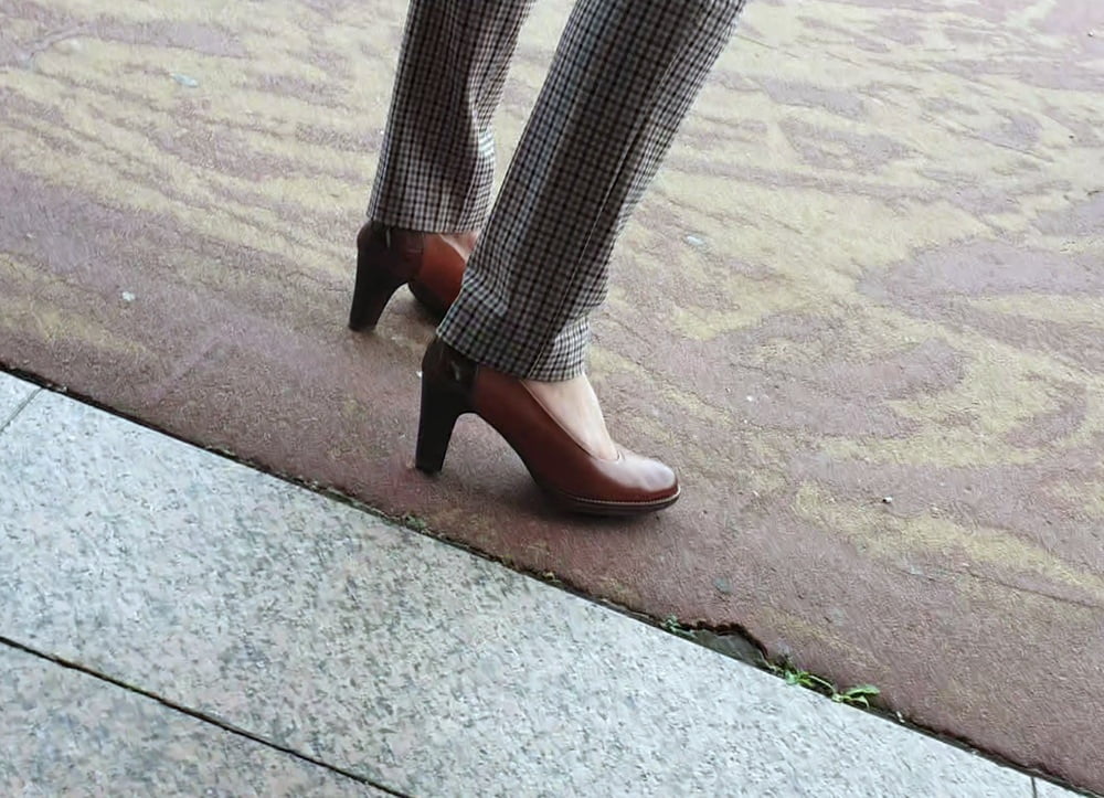 Candid feet photo #324255398