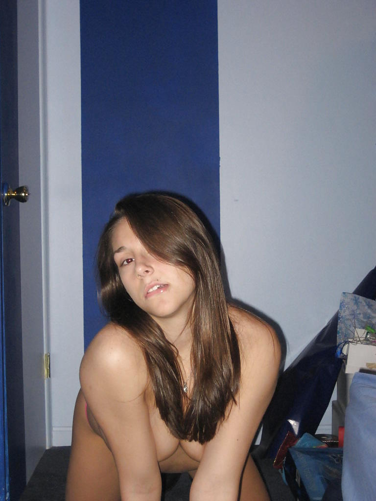 Pretty Amateur Terry pict gal