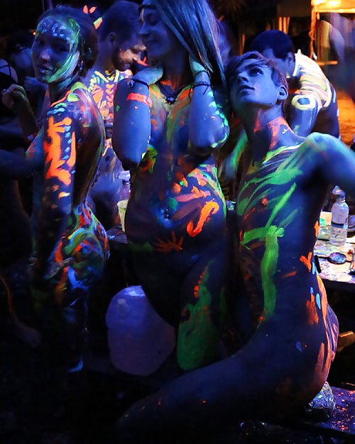 public display 254 pict gal