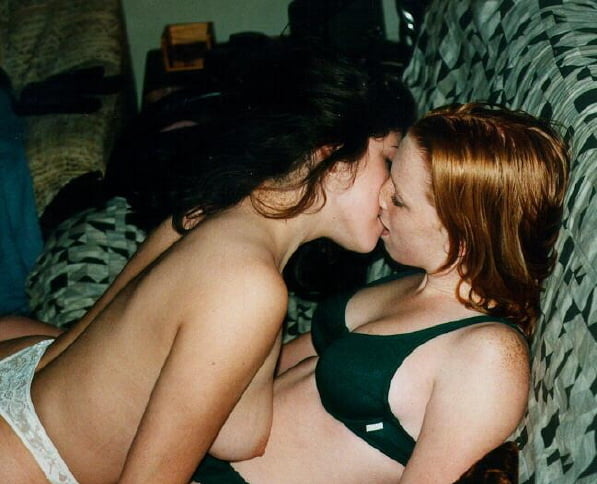 Lesbische Kuesse 0014 (Lesbian Kisses) - 100 Photos 