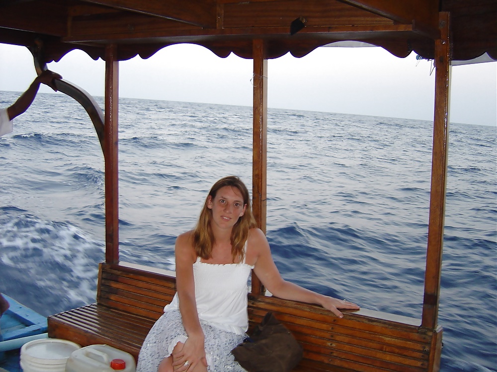 Brides to die for Sarah pict gal