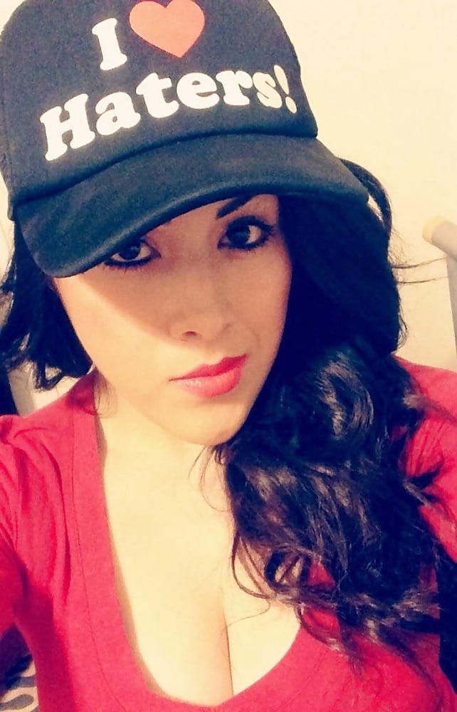 Neyeli Tetona Profile pict gal