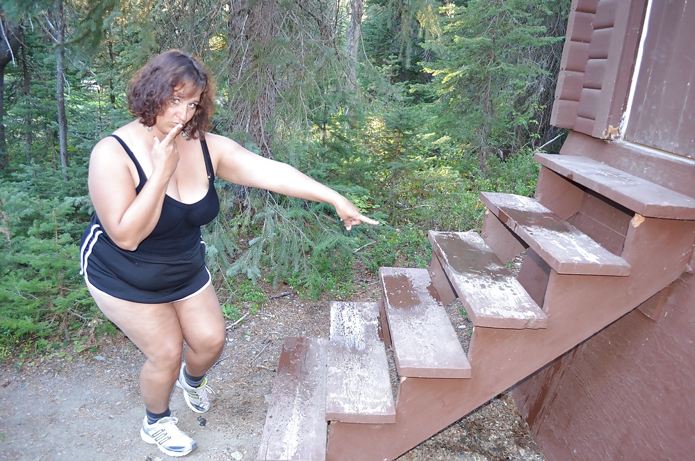 Businesswoman Jennifer having a field day at Manning Park pict gal