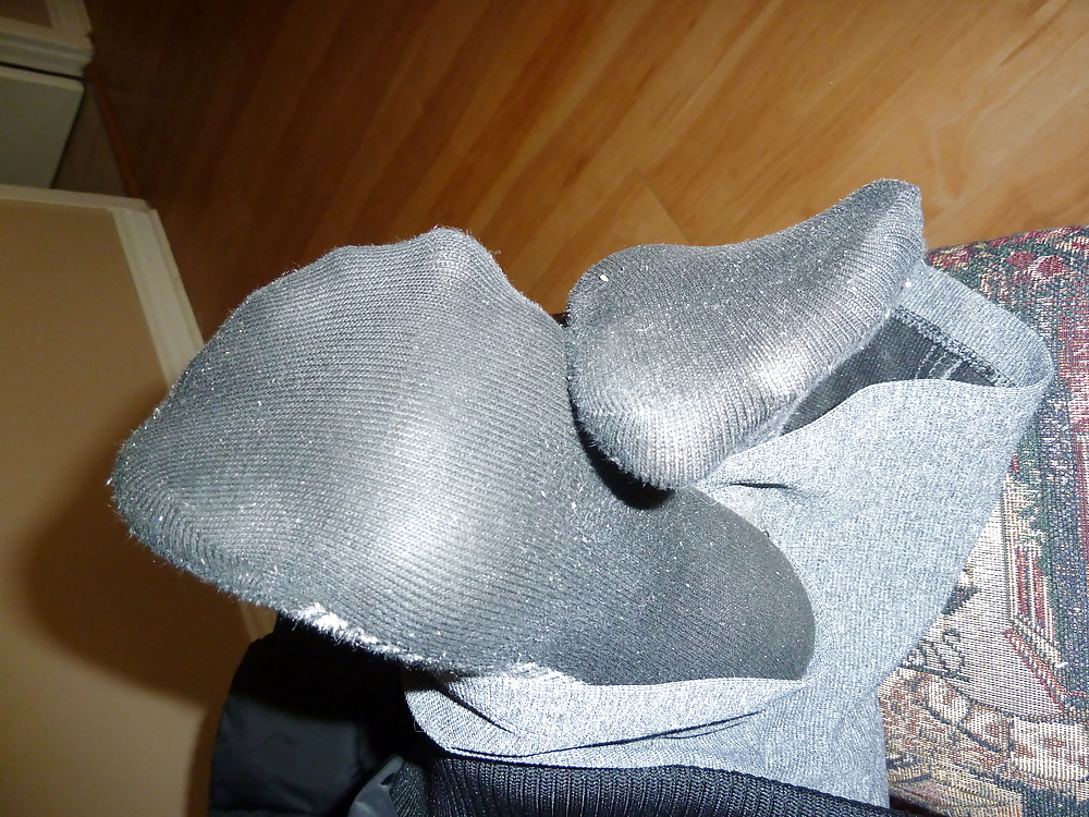 babysitter stinky socks (4days) pict gal