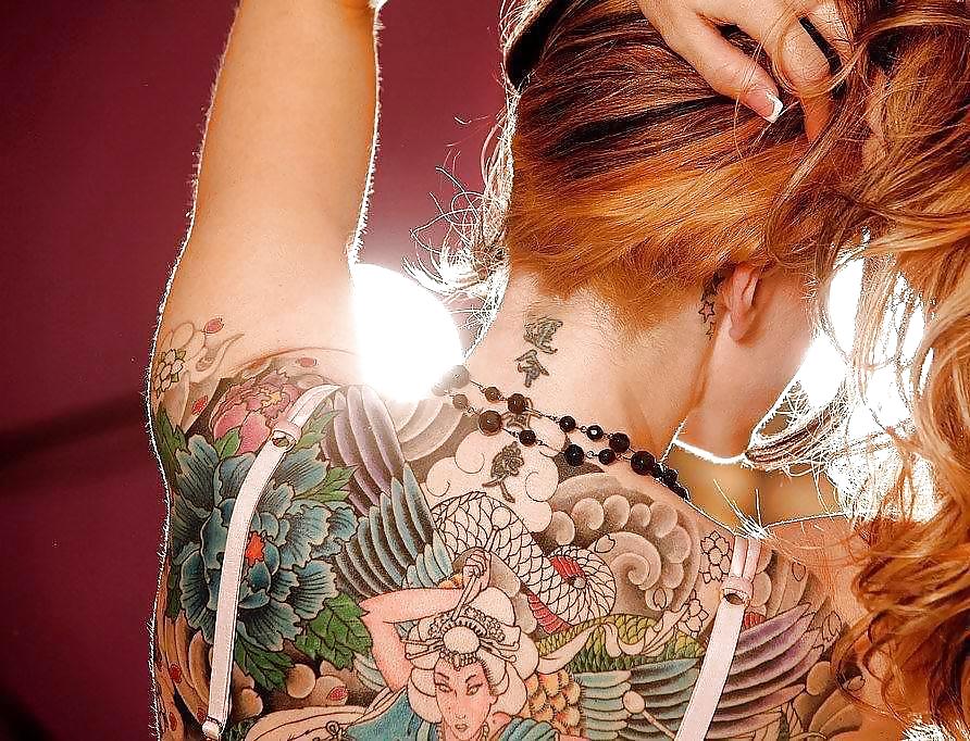 Tattooed and Sexy Women pict gal