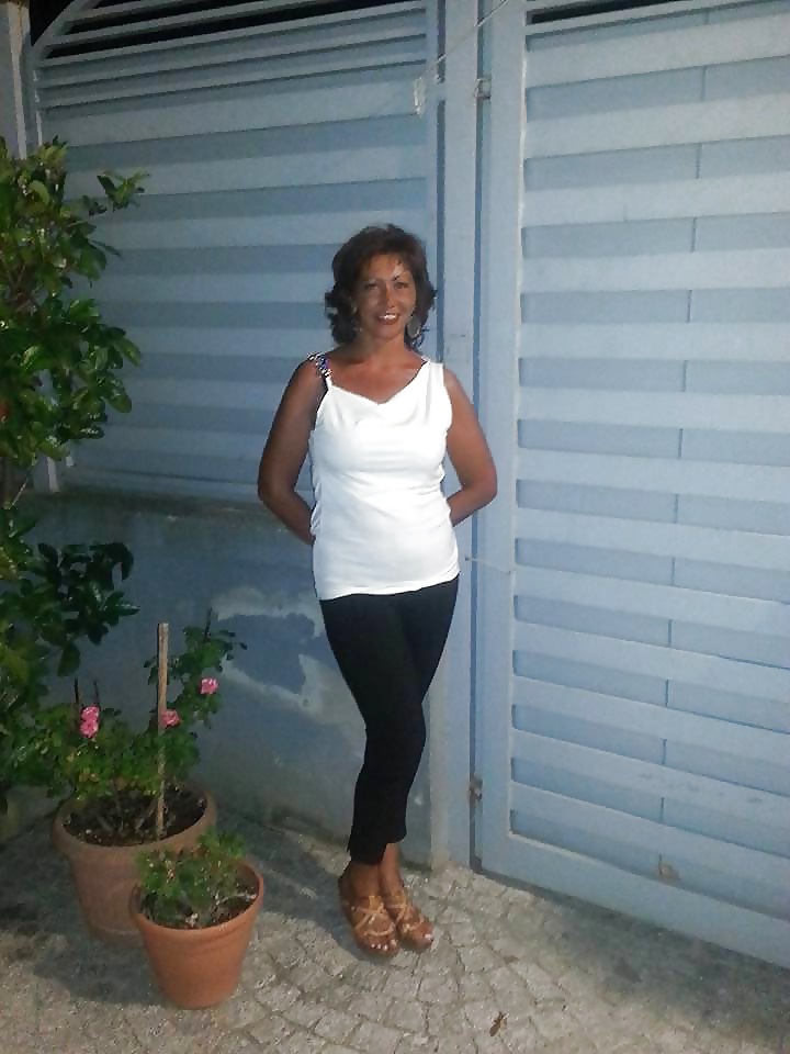 Sexy MATURES and MILFs 34 pict gal