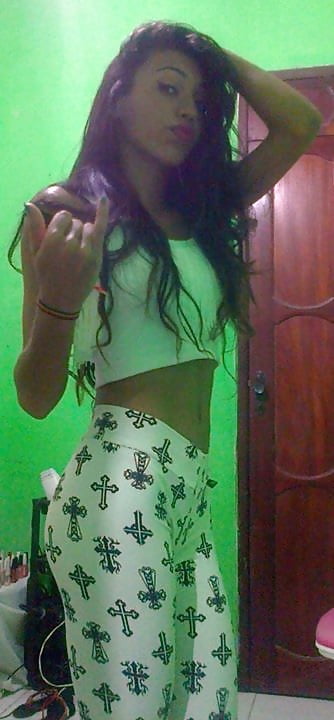 Cris moreninha magrinha  linda tesuda pict gal
