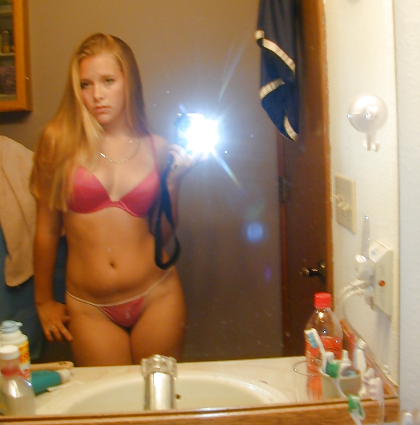 Young blonde Teen showing ... pict gal