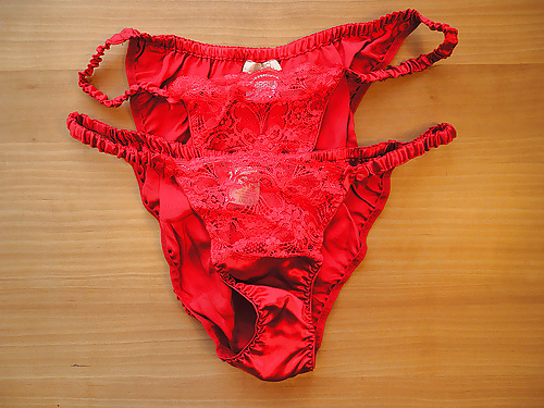 Panties from a friend - red pict gal