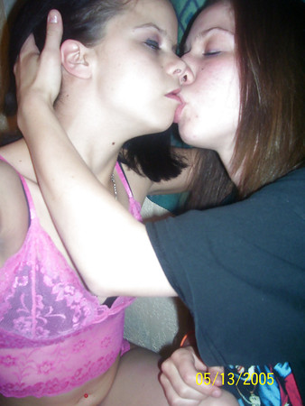 Kissing Girls