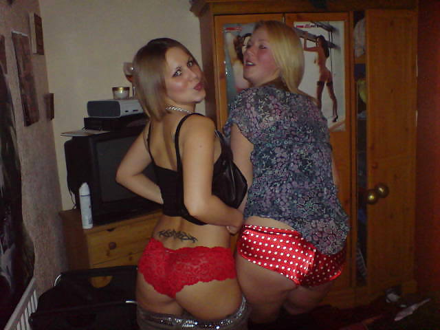 Flash their slutty young panties pict gal