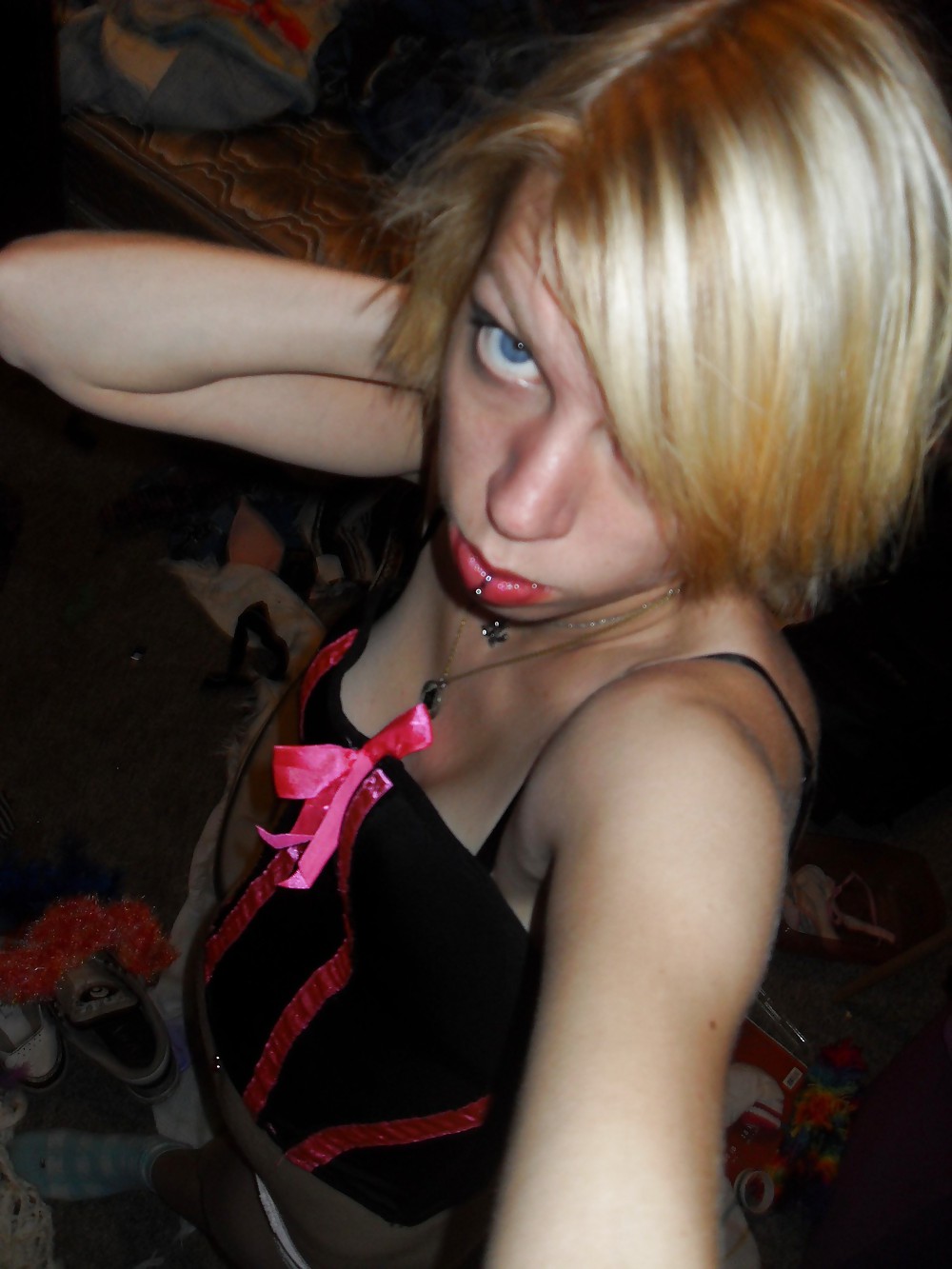 KLEINES BLASELUDER MONI pict gal