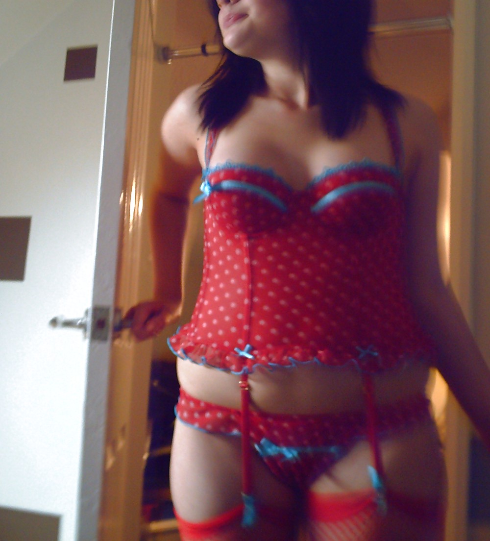 GIRLFRIENDS NEW LINGERIES pict gal