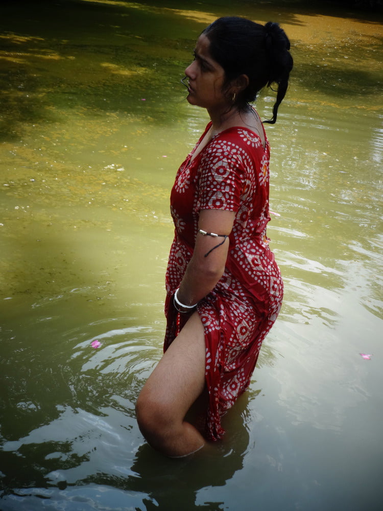 Indian Nude Water - See and Save As bbw big boobs tits desi indian milf nude shoot porn pict -  4crot.com