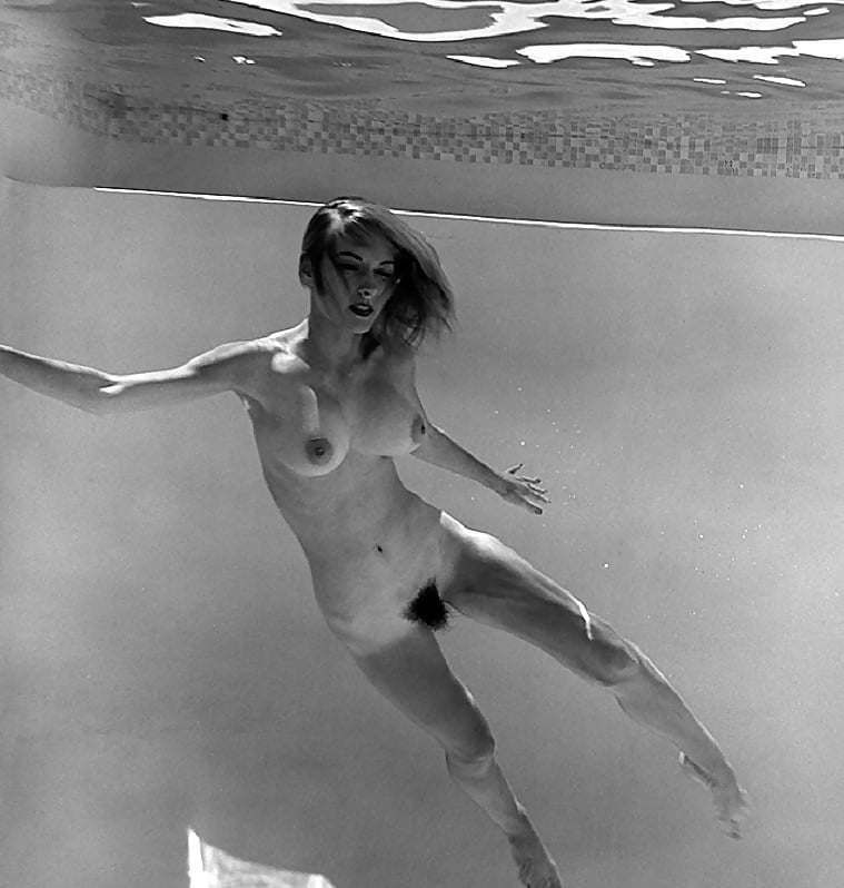 Babe Gloria Knight Swims Underwater 1964 18 Pics