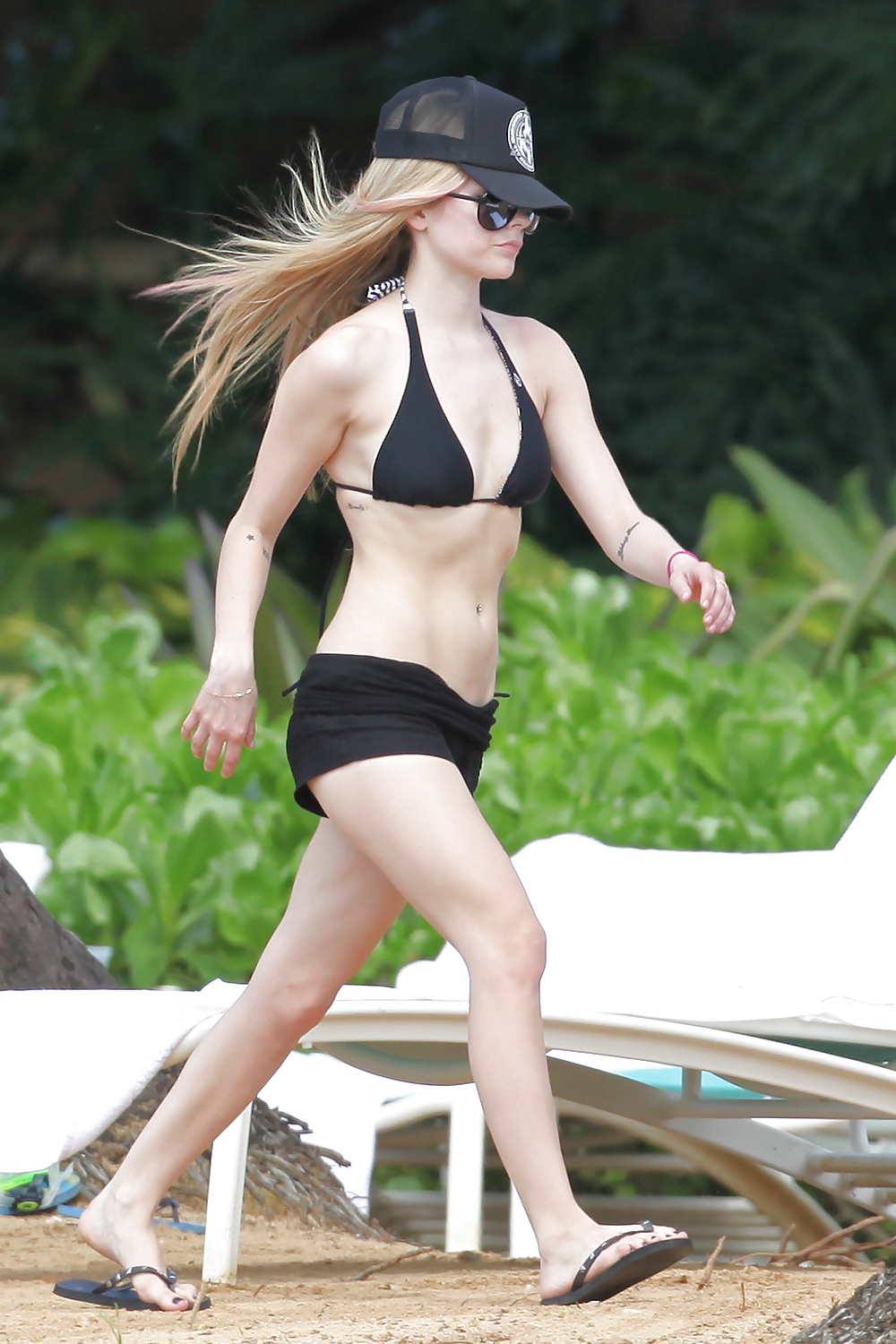 Avril lavigne teen tits feet ass legs ayak meme bacak kalca pict gal