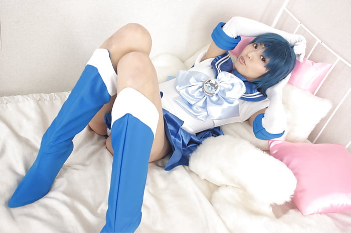 sexy Sailor Mercury Cosplay pict gal