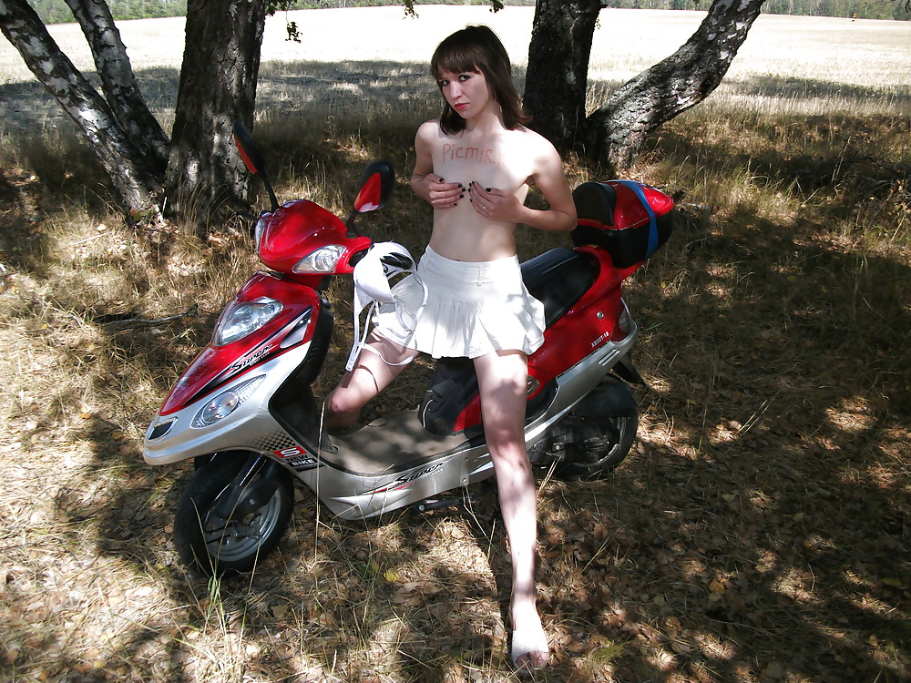 SKINNY RUSSIAN GIRL pict gal