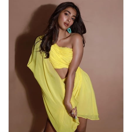 pooja hegde recent photoshoot pictures         