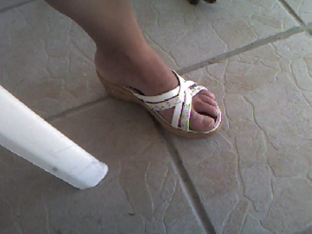 Candid Foot Pics of Roseline pict gal