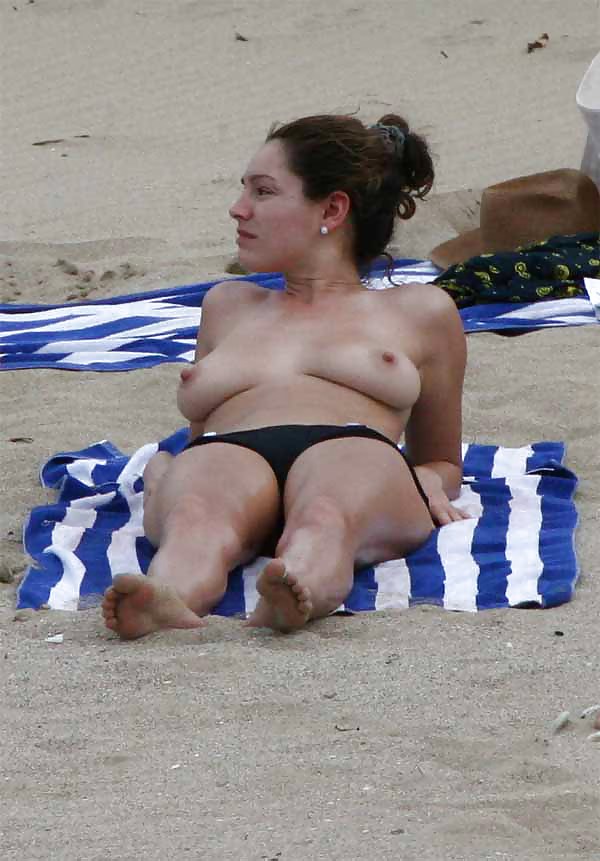 The beach 128 pict gal