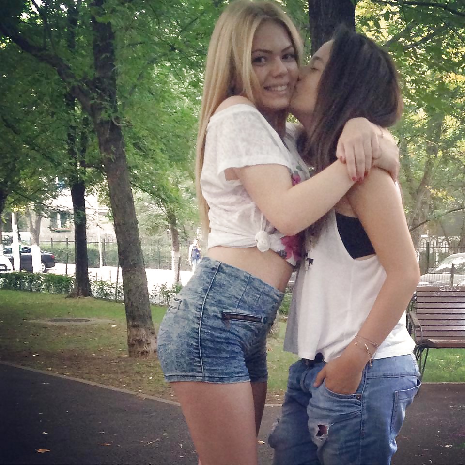 Teasing Teen 2 pict gal