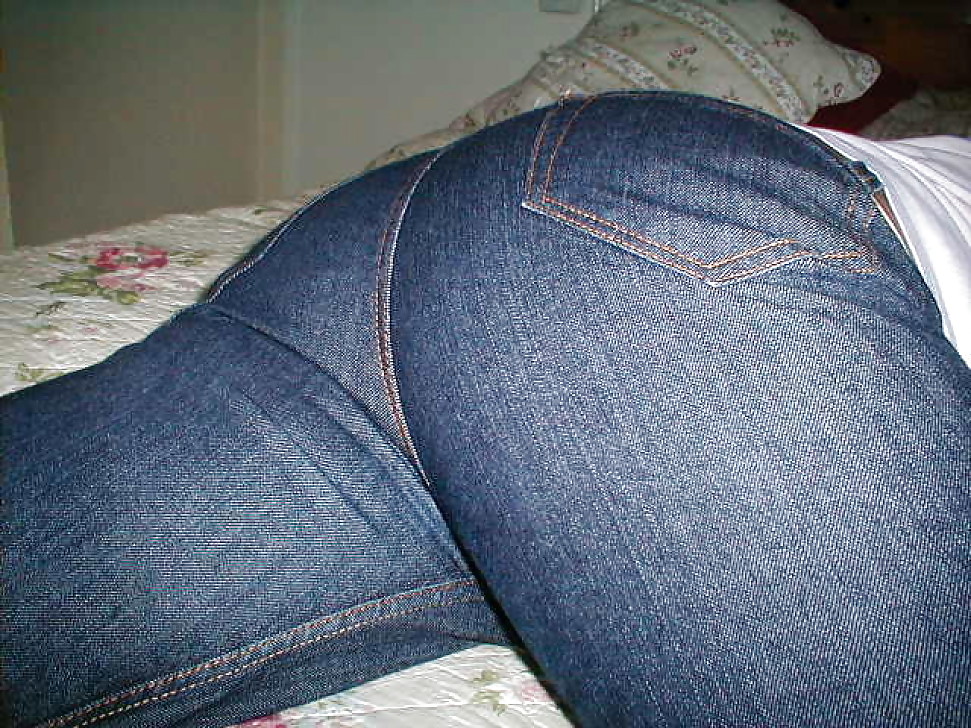 The wife's hot ass in sexy jeans pict gal