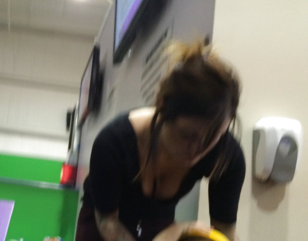 Drop dead gorgeous PAWG MILF pict gal