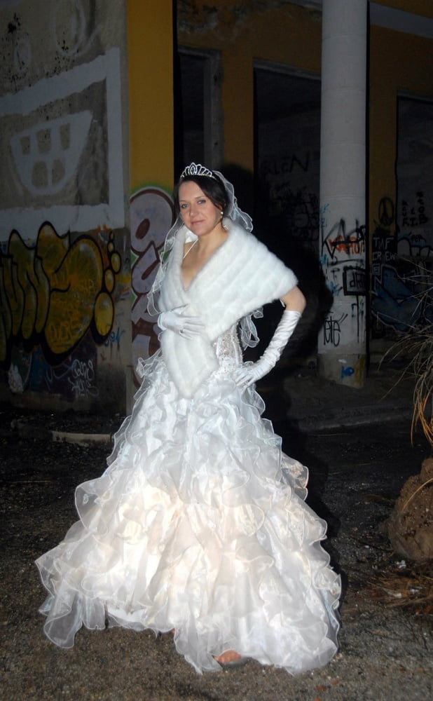 The hottest brides vol 8 - 28 Photos 