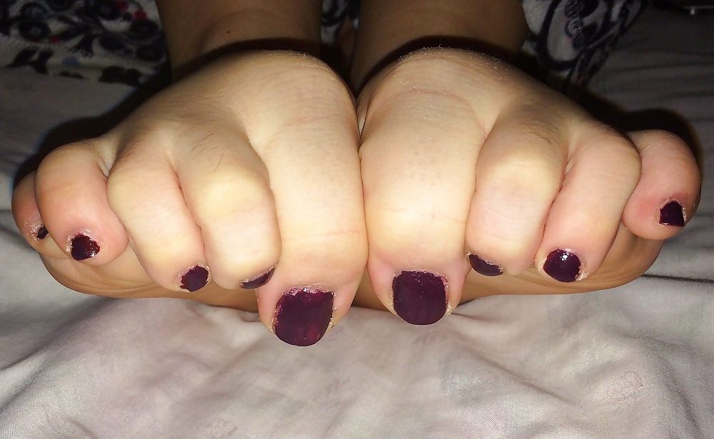 Rena's sexy (size 38) feet pict gal