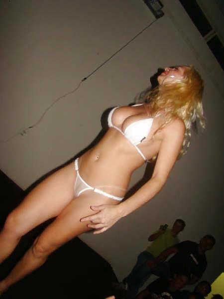 BLONDE LATINA pict gal