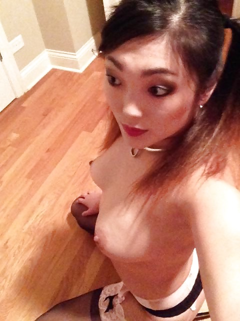 Stunning Asian Plugged pict gal