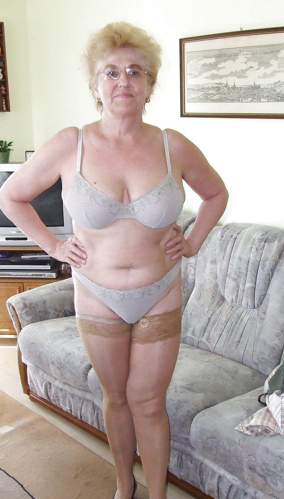 old ladies, dressed well 1 pict gal