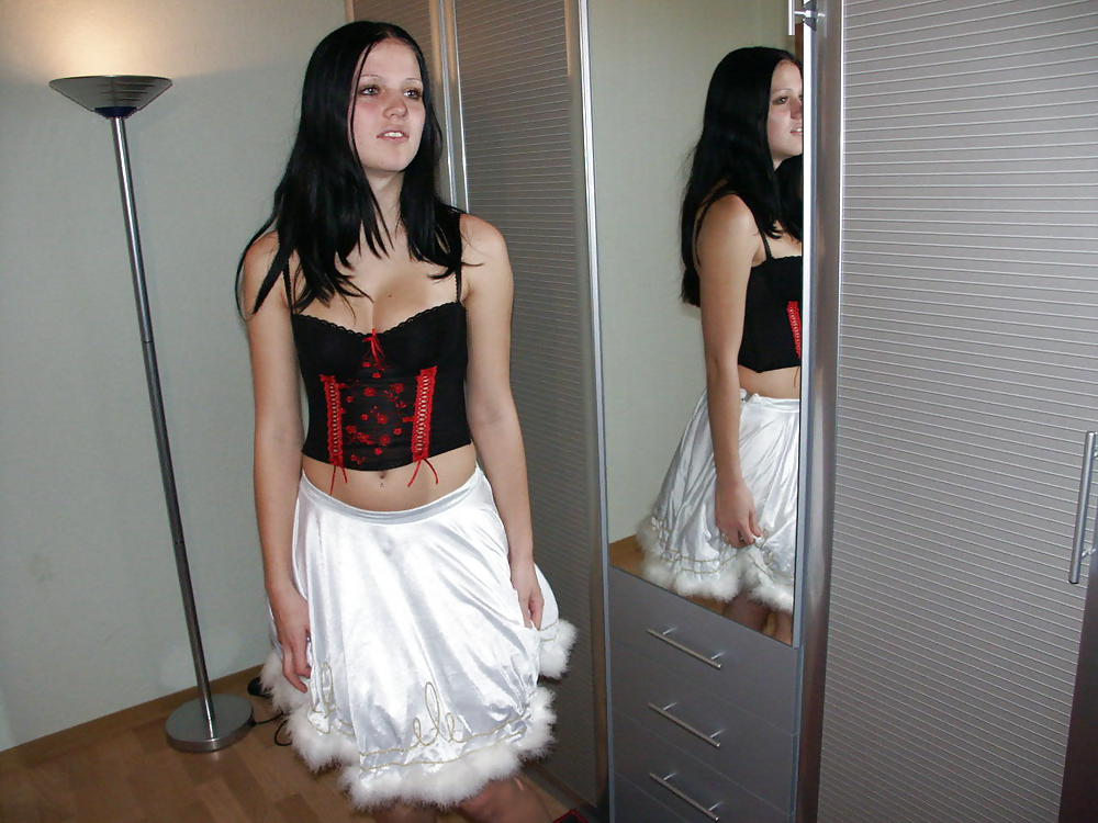 BEAUTIFUL AMATEUR TEEN FROM BERLIN IX pict gal