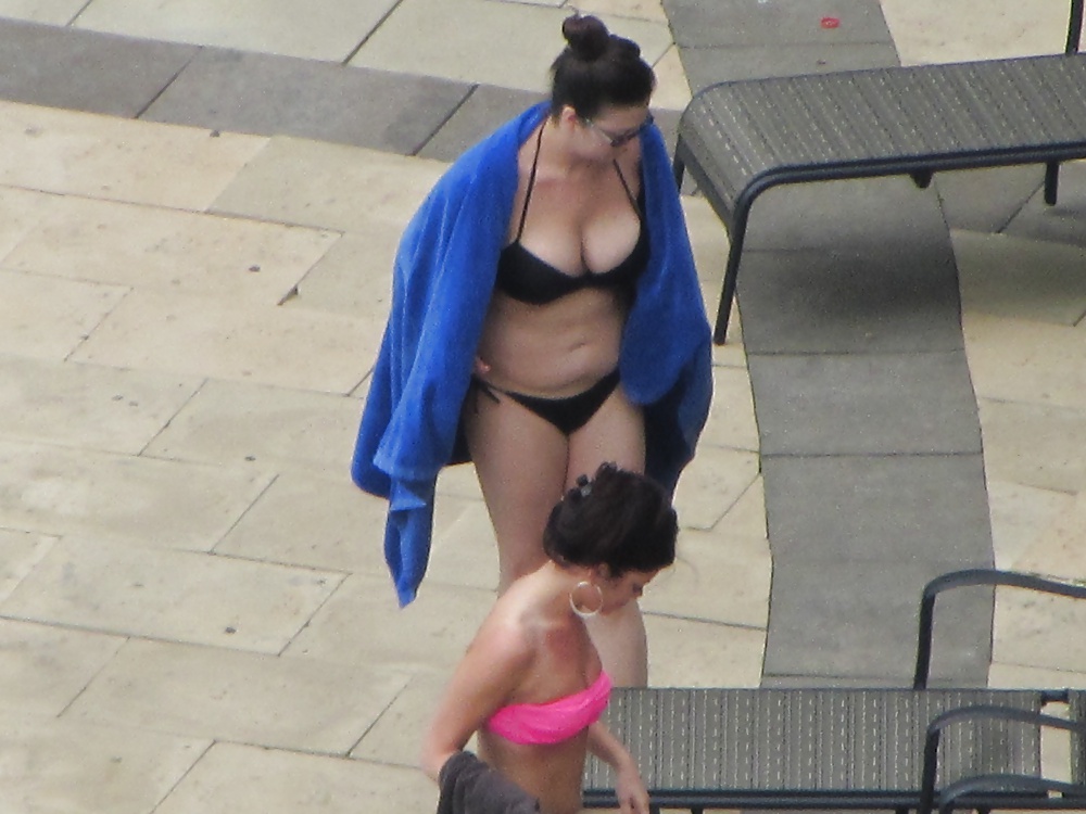 Cuties by the pool - Toronto Ontario Canada pict gal