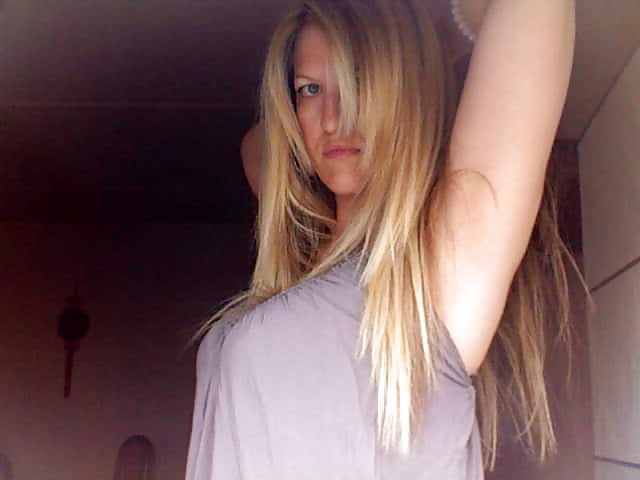 Amateurs beautiful  girls 2 pict gal