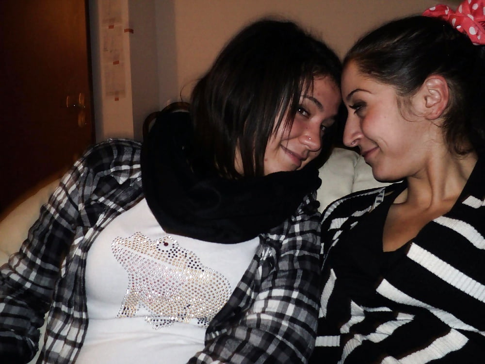 3 sexy teens friends with a whore face pict gal