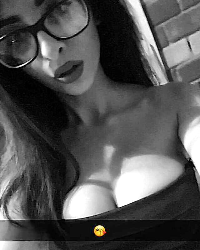 COMMENT THAT GREEK WHORE! pict gal