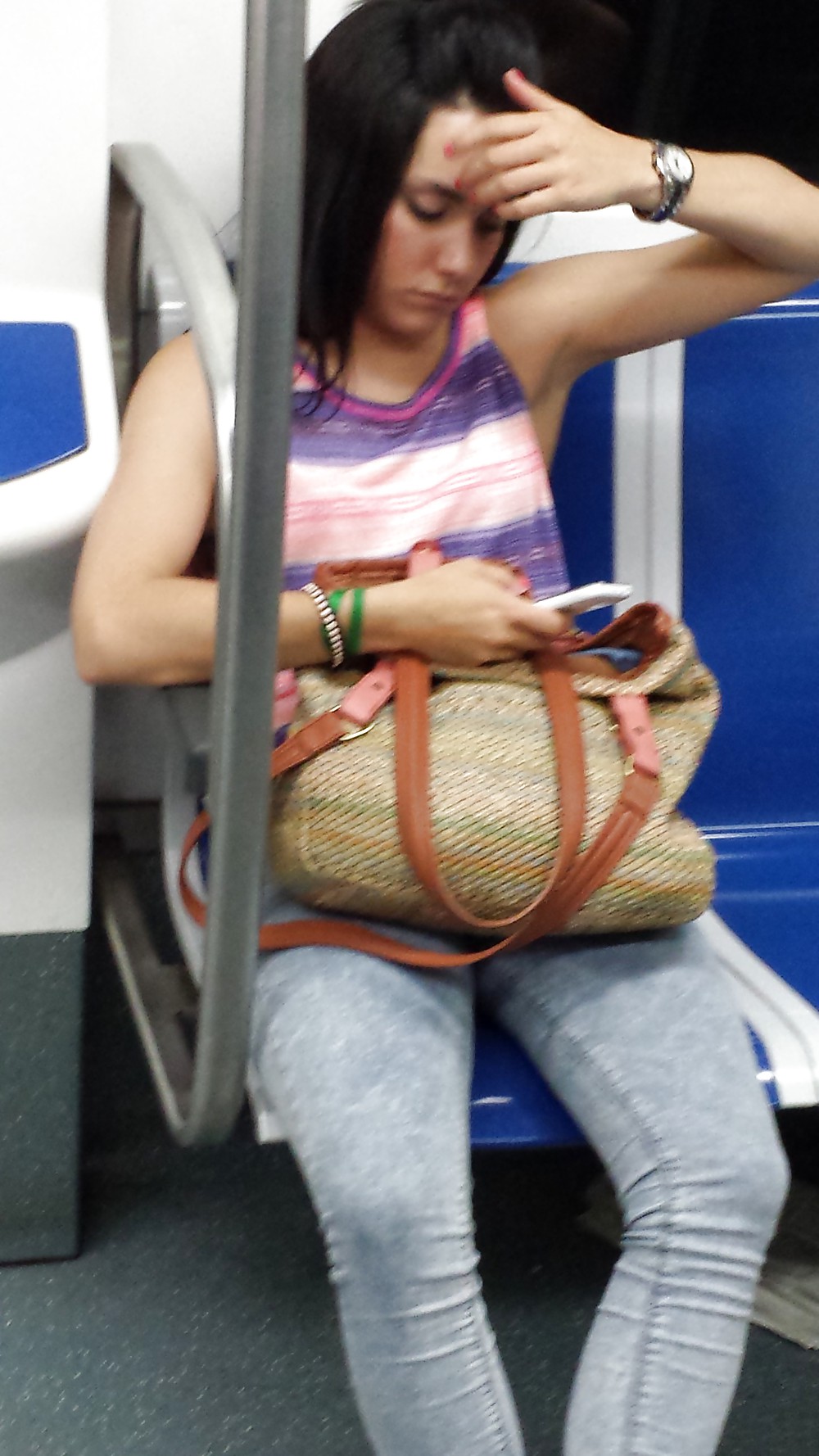 Voyeur in Barcelona metro pict gal
