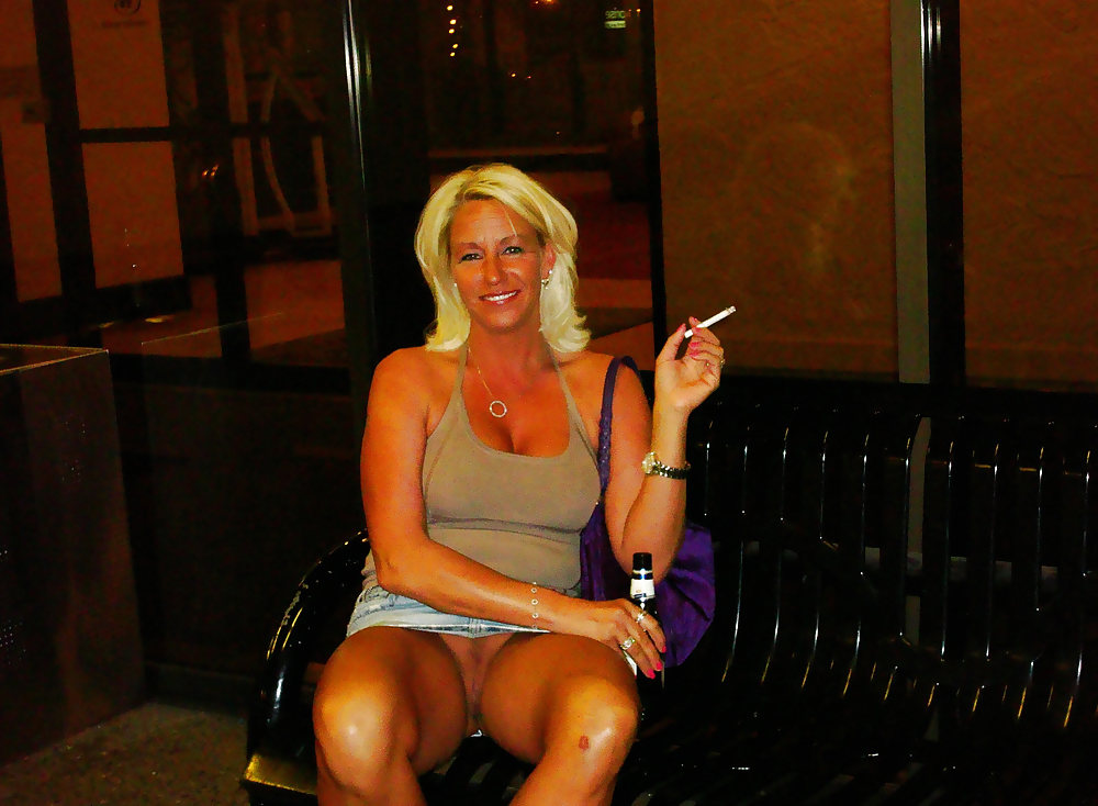 MILF, first on the beach, then hotel - N. C. pict gal