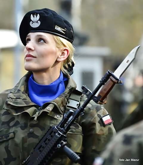 Polish women soldiers pict gal