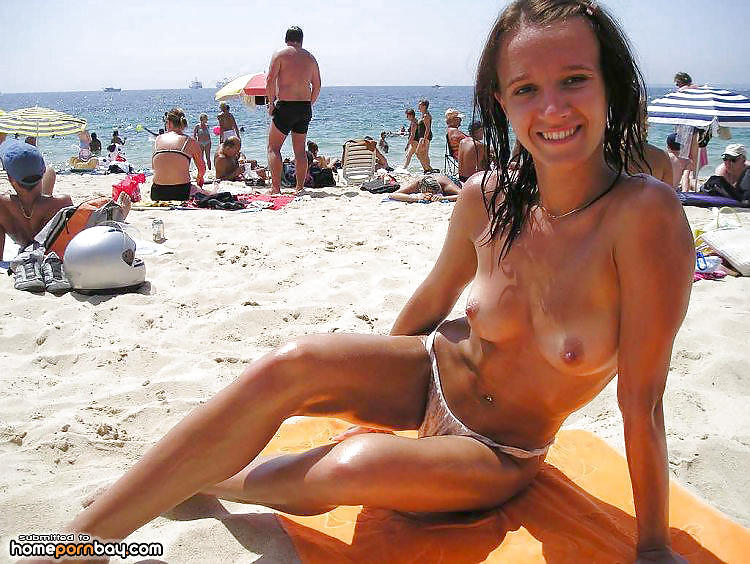 Naked chicks on the beach pict gal